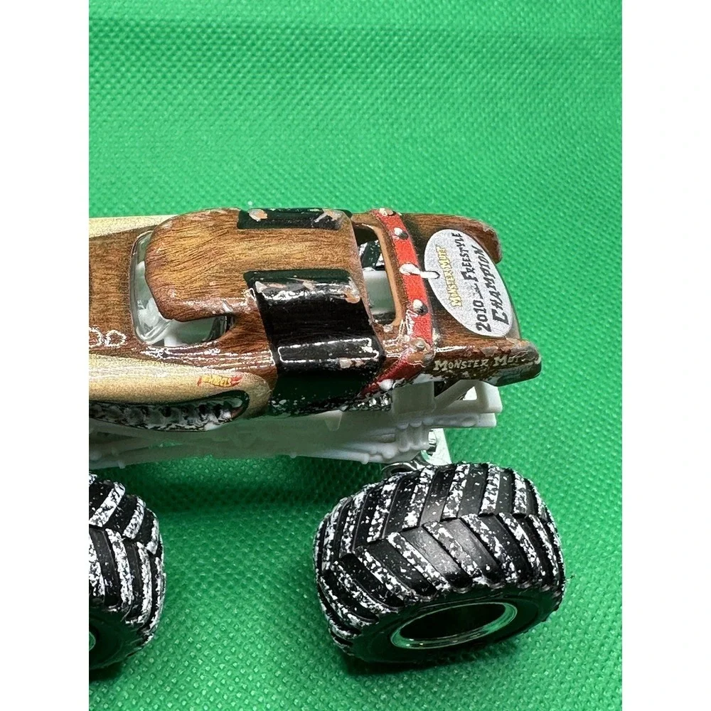 Monster Mutt Hot Wheels Monster Jam Monster Truck 1:55 Scale DieCast‎ Used